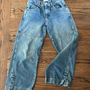 FREE PEOPLE BENJI JEANS
We The Free Blue Relaxed Jeans SIZE 26. Worn 2x